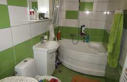 Apartament 2 camere, 42 mp, decomandat, boxa, zona Traian Mosoiu