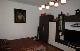 Apartament 2 camere, 42 mp, decomandat, boxa, zona Traian Mosoiu