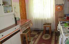 2 camere, 52,5 mp, decomandat, etaj intermediar, garaj, boxa, zona Golden Tulip 