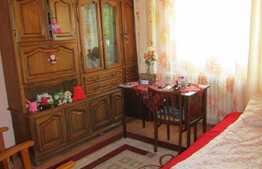 2 camere, 52,5 mp, decomandat, etaj intermediar, garaj, boxa, zona Golden Tulip 