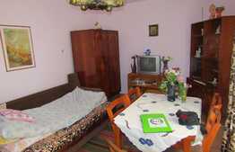 2 camere, 52,5 mp, decomandat, etaj intermediar, garaj, boxa, zona Golden Tulip 