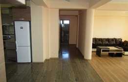 Apartament 6 camere, 220 mp, parcare, boxa, zona strazii Fagului