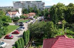 De vanzare apartament 3 camere, 55 mp, zona Coloane