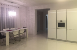 Casa deosebita, eleganta si moderna in zona foarte buna!