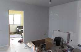 De vanzare apartament cu 3 camere, 50 mp! Parcare! Zona strazii Sub Cetate!