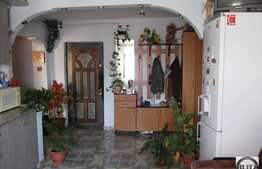 Apartament cu 2 camere de vanzare, 51 mp, decomandat