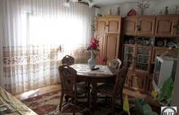 Apartament cu 2 camere de vanzare, 51 mp, decomandat