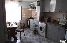 Apartament cu 2 camere de vanzare, 51 mp, decomandat