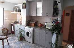 Apartament cu 2 camere de vanzare, 51 mp, decomandat