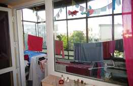 Apartament cu 2 camere decomandate, 50 mp, boxa subsol, zona Golden Tulip