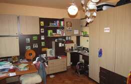 Apartament cu 2 camere decomandate, 50 mp, boxa subsol, zona Golden Tulip