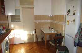 Apartament cu 2 camere decomandate, 50 mp, boxa subsol, zona Golden Tulip