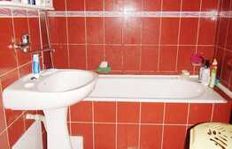 3 camere, 90 mp, decomandat, etaj intermediar, zona strazii Primaverii