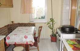 3 camere, 90 mp, decomandat, etaj intermediar, zona strazii Primaverii