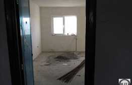 Mansarda de vanzare, semifinisat cu 36 mp utili