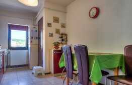 Apartament cu finisaje moderne, 80 mp, decomandat, boxa, zona Big