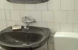 Garsoniera, 28 mp, decomandata, etaj intermediar, garaj, zona Sigma Center