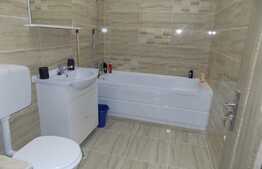 Apartament 2 camere decomandate, 50 mp, loc de parcare! Zona strazii Eroilor!