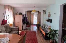 Casa de vanzare, 174,84 mp utili, teren 472,84 mp, zona linistita de case!