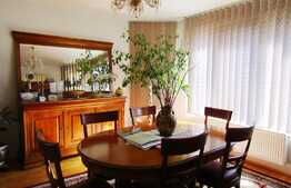 Casa individuala, 212,35 mp, teren de 403 mp, front stradal 16 ml, zona Plopilor