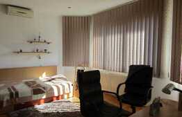 Casa individuala, 212,35 mp, teren de 403 mp, front stradal 16 ml, zona Plopilor