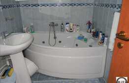 De vanzare apartament cu 2 camere, 62 mp utili, zona linistita!