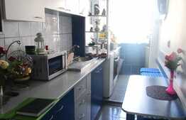 Apartament cu 2 camere, decomandat, 42 mp, etaj intermediar, zona Sirena