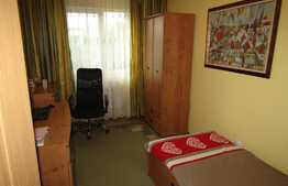 Apartament 3 camere, 70 mp, decomandat, parcare, boxa, zona Primaverii