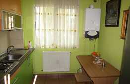 Apartament 3 camere, 70 mp, decomandat, parcare, boxa, zona Primaverii