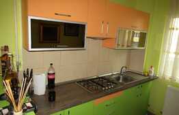 Apartament 3 camere, 70 mp, decomandat, parcare, boxa, zona Primaverii