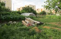 De vanzare 2 case in curte comuna, 150 mp, 1000 mp teren, front 20 ml, zona accesibila