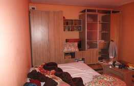 De vanzare 2 case in curte comuna, 150 mp, 1000 mp teren, front 20 ml, zona accesibila