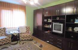 De vanzare 2 case in curte comuna, 150 mp, 1000 mp teren, front 20 ml, zona accesibila