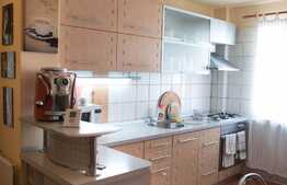 3 camere, decomandat, 63 mp, etaj intermediar, loc de parcare, zona Sirena