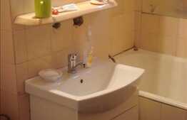 Apartament 3 camere, 63.8 mp, etaj intermediar, zona Donath. Boxa inclusa!