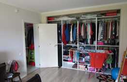 Apartament 4 camere, 97 mp, decomandat, 3 parcari, boxa, zona Primariei Baciu