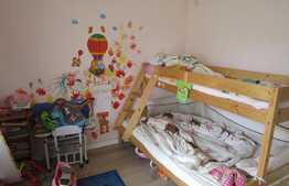 Apartament 4 camere, 97 mp, decomandat, 3 parcari, boxa, zona Primariei Baciu