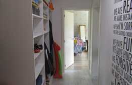 Apartament 4 camere, 97 mp, decomandat, 3 parcari, boxa, zona Primariei Baciu