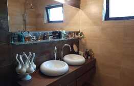 Vanzare casa individuala, 500 mp utili, 500 mp teren, front 25 ml