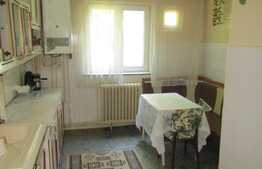 Apartament 3 camere, 81 mp, decomandat, parcare, boxa, zona Gradini Manastur