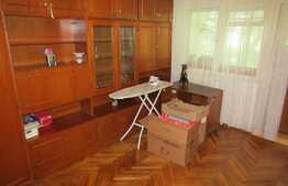 Apartament 3 camere, 81 mp, decomandat, parcare, boxa, zona Gradini Manastur