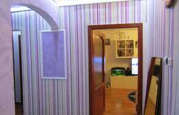 3 camere, decomandat, 65 mp, etaj intermediar, boxa, zona BRD