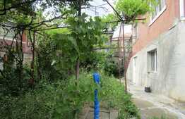 Casa demolabila, 60 mp, teren de 975 mp, front 15 ml