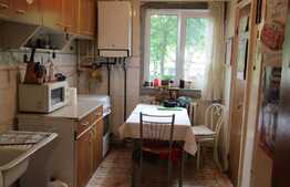 Apartament 3 camere, 77 mp, decomandat, boxa, zona Tarnita