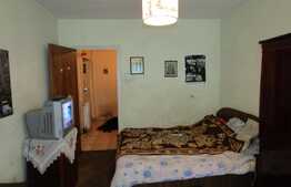 Apartament 3 camere, 77 mp, decomandat, boxa, zona Tarnita