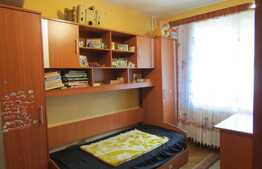 Apartament 3 camere, 77 mp, decomandat, boxa, zona Tarnita