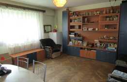 Apartament 3 camere, 77 mp, decomandat, boxa, zona Tarnita