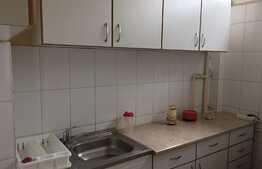 Garsoniera de vanzare, 28 mp, etaj intermediar, zona Mercur