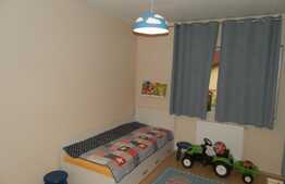 Apartament in vila, 4 camere, 75 mp, 2 balcoane, zona LIDL, 2 locuri parcare!