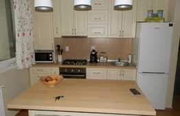 Apartament in vila, 4 camere, 75 mp, 2 balcoane, zona LIDL, 2 locuri parcare!